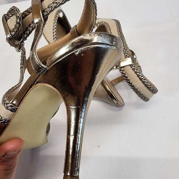 Tahari LIMA womens bown Silver high heels size 9.5M linen upper leather soles - Picture 8 of 11